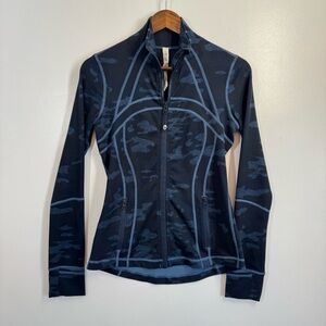 Lululemon Women's Size 6 Blue Camo Oil Slick Define Zip Jacket With Pockets